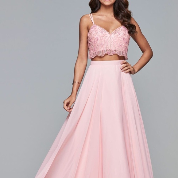 BRAND NEW PROM DRESS!!! SIZE 6 - Picture 5 of 8
